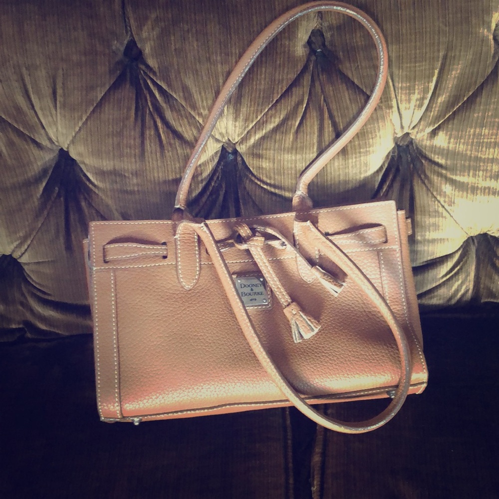 Dooney & Bourke handbag/purse